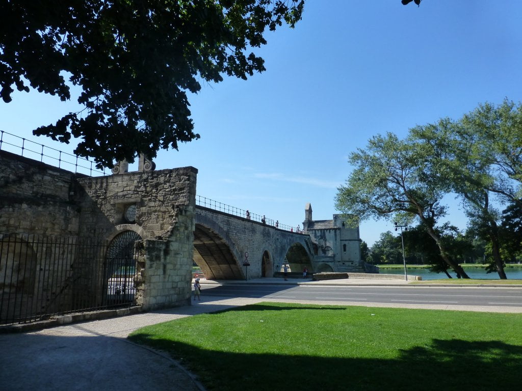 El Puente de Avignon desde el exterior