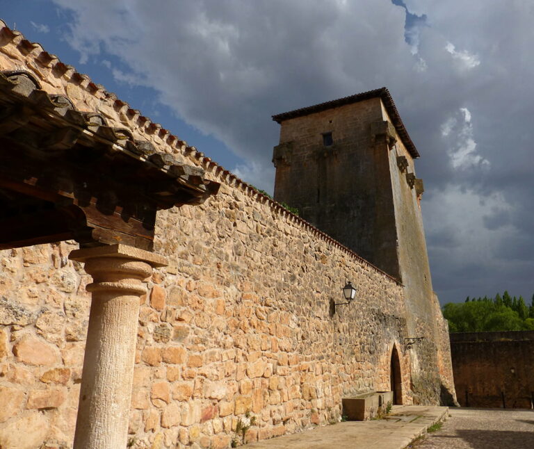 Torreón de Fernán González