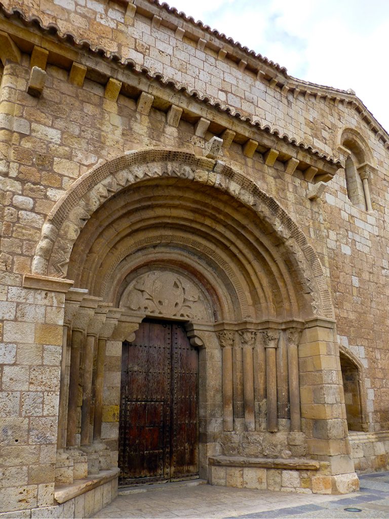 Portada románica de la iglesia de San Miguel de Daroca
