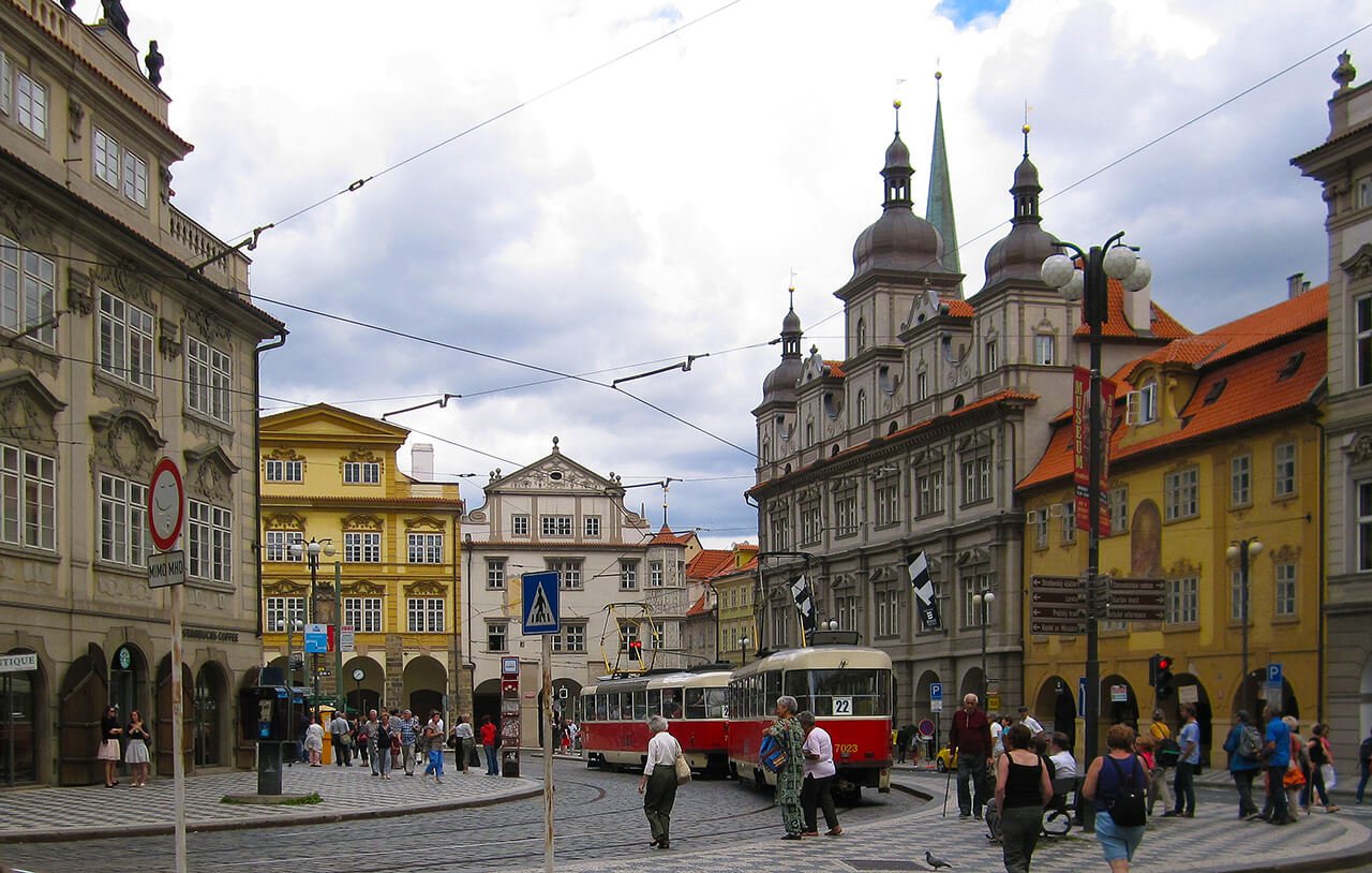 Plaza de Malá Strana - qué ver en el barrio de Malá Strana de Praga