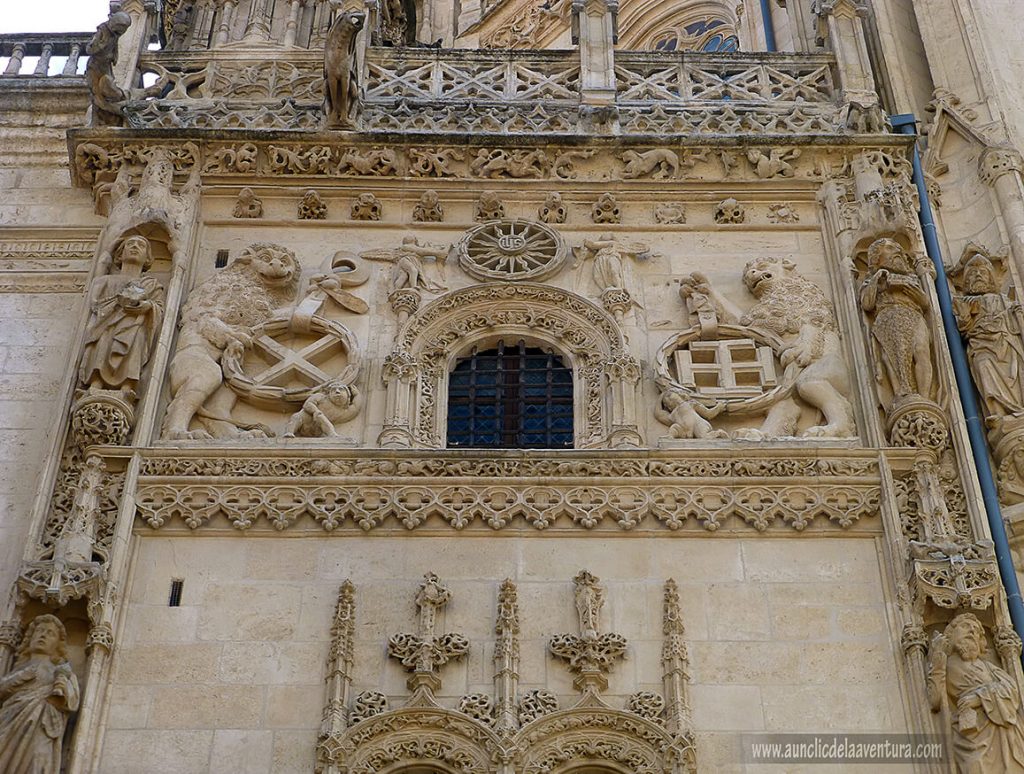 Capilla de los Condestables- Portada del Sarmental, el claustro y la Capilla de los Condestables de la Catedral de Burgos