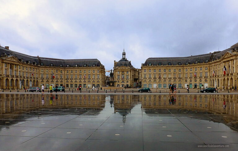 Espejo de Agua de la Place de la Bourse de Burdeos