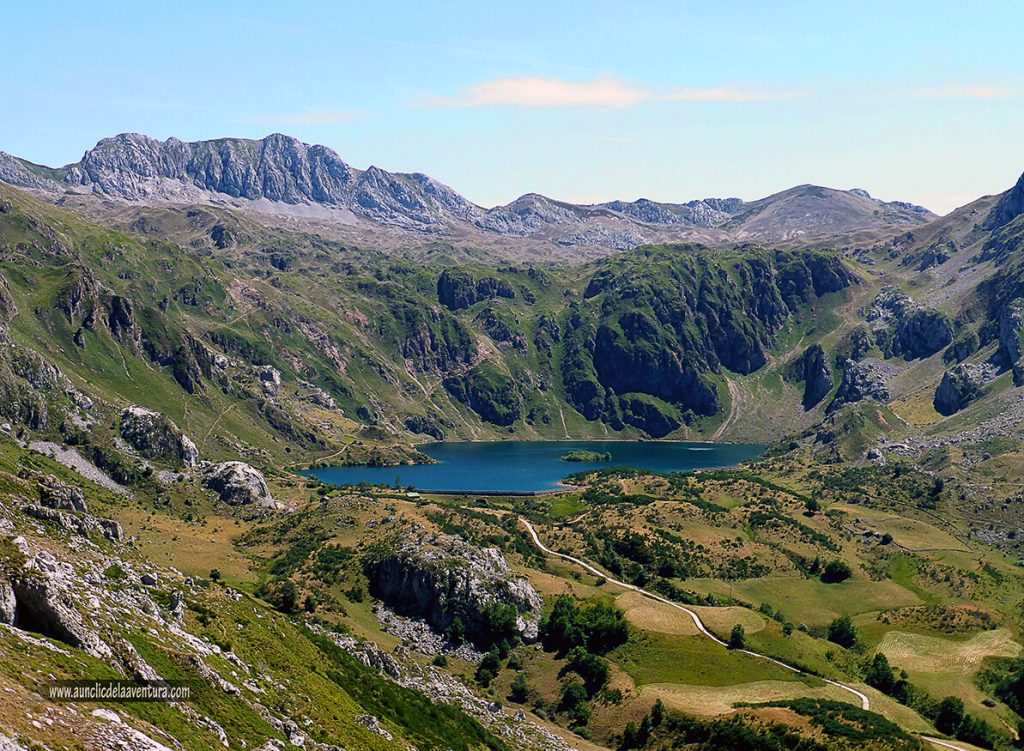 Lago del Valle