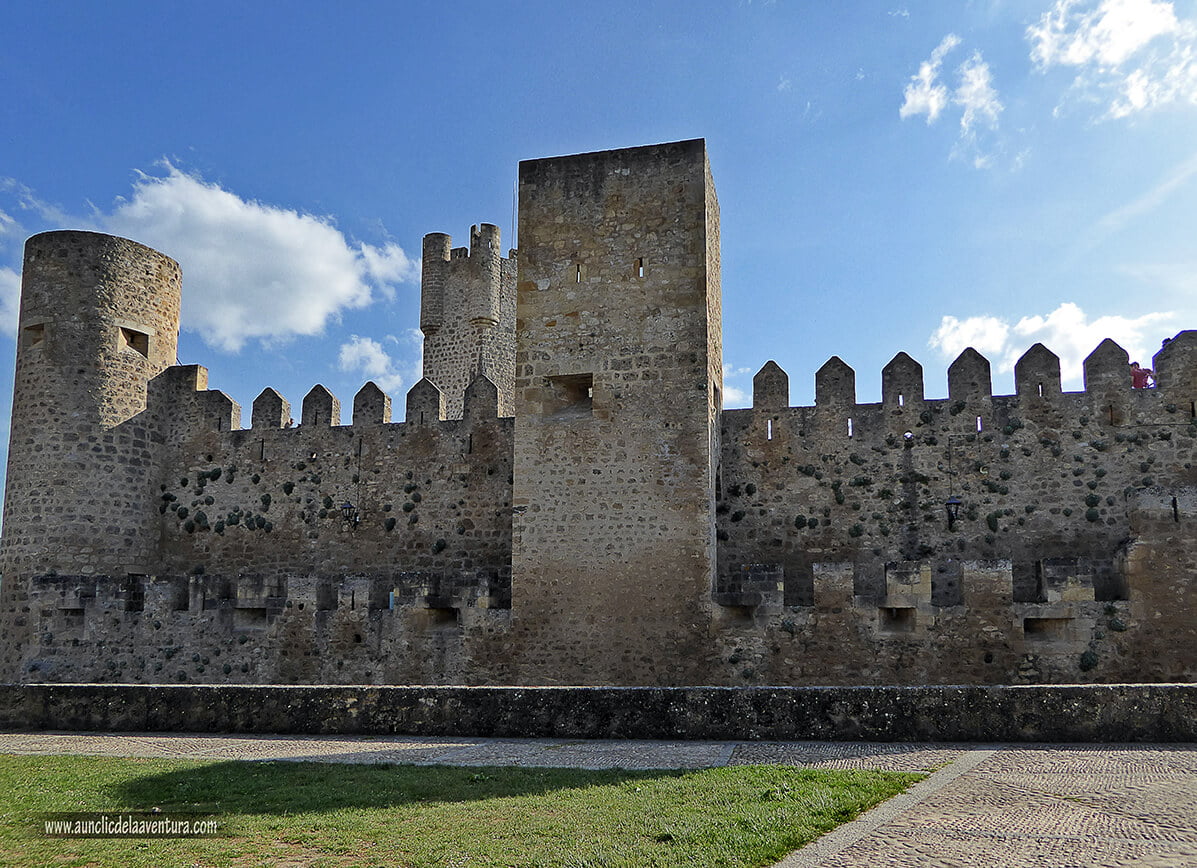 Exterior del Castillo de los Velasco de Frías