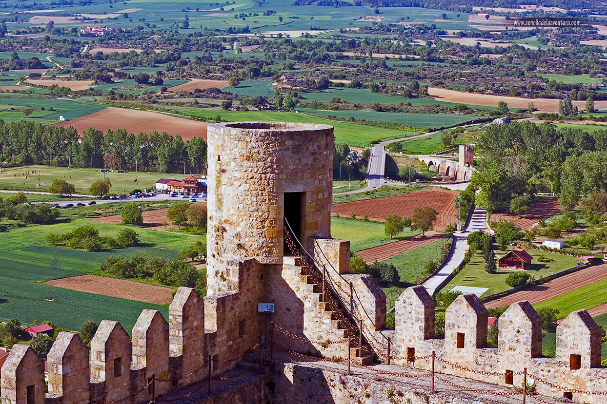Camino de ronda y torre de vigilancia del Castillo de Frías