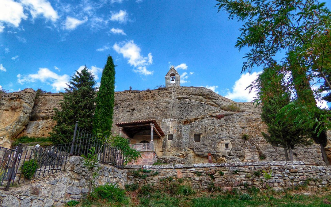 Olleros de Pisuerga : una iglesia excavada en la roca y un castro cántabro
