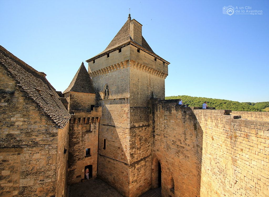 Torre y murallas del Castillo de Castelnaud- visitar Castelnaud y Beynac-et-Cazenac