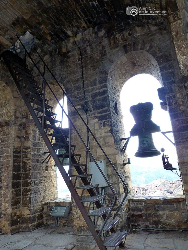 Interior del campanario de la iglesia de Aínsa