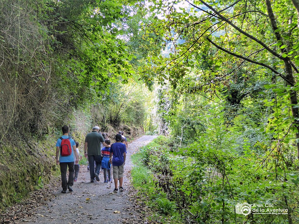 Ruta al cercado de los lobos en Belmonte de Miranda