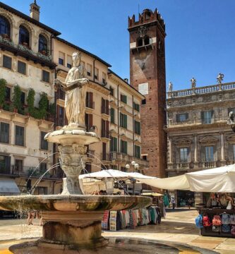 Plaza de las Hierbas o Piazza delle Erbe de Verona