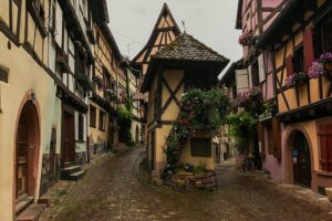 Calles de Eguisheim - pueblos más bonitos de Alsacia