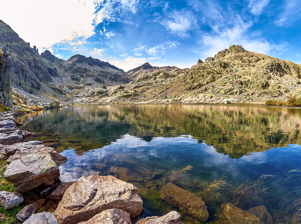 Laguna grande de Gredos - lagos de montaña