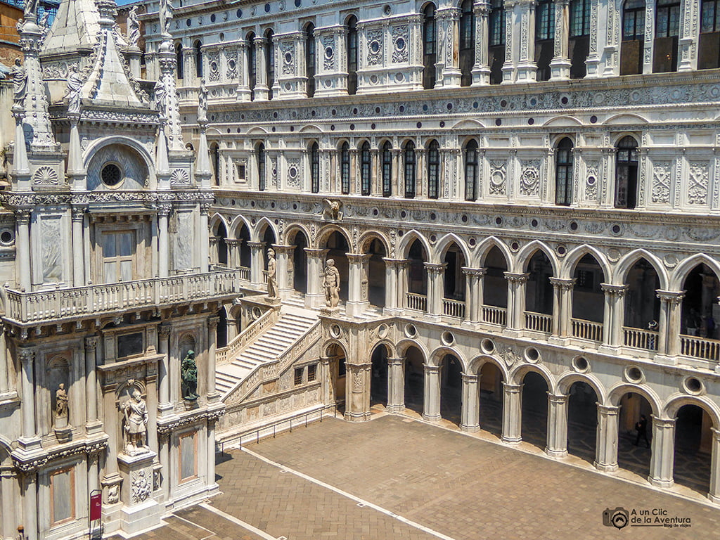 Interior del Palacio Ducal de Venecia - viajar a Venecia