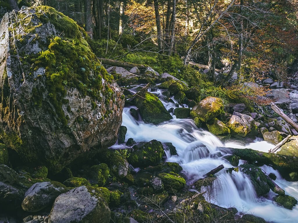 Uelhs deth Joeu o Cascada Ojos del Diablo- Cascadas del Pirineo Catalán