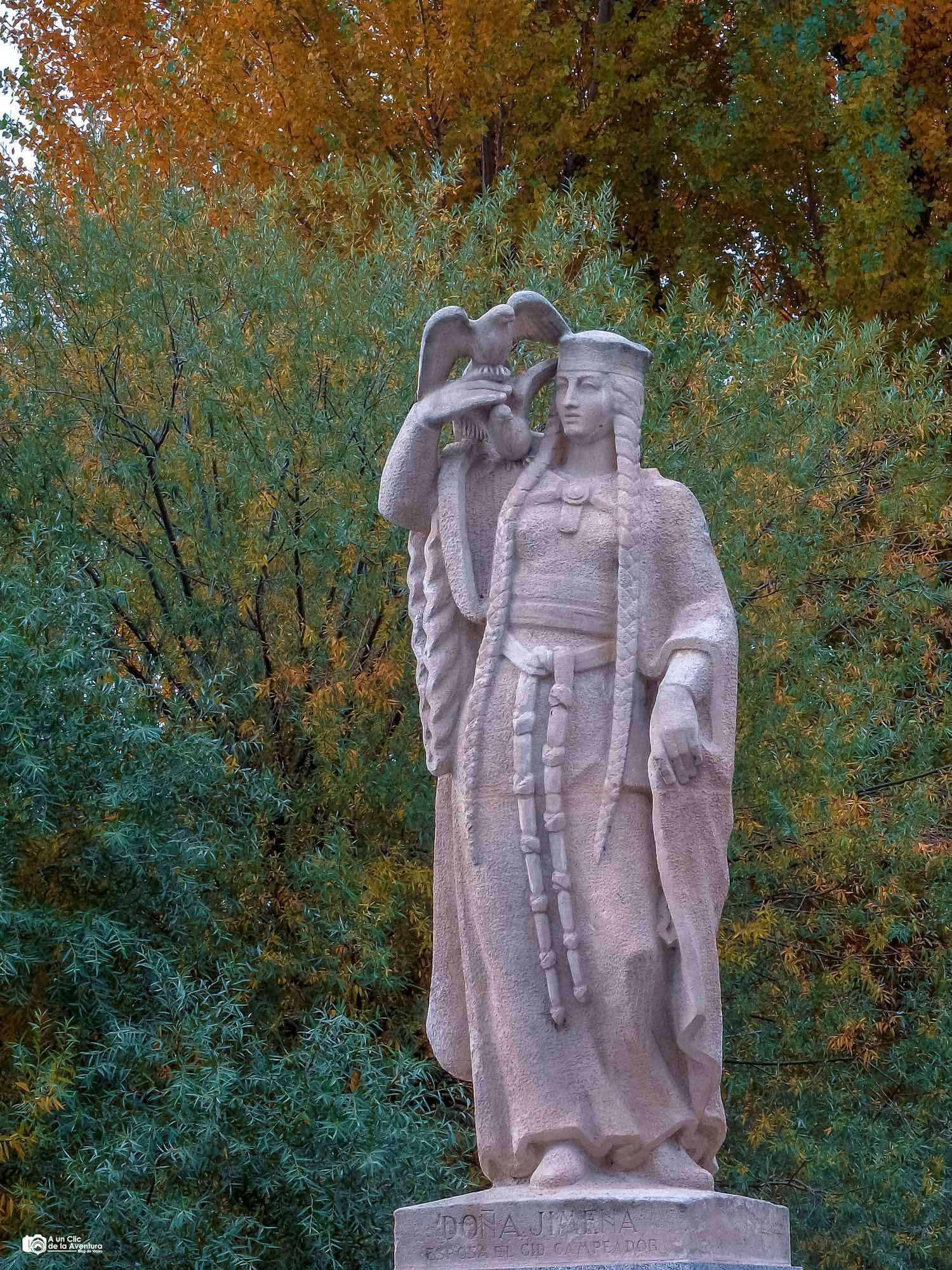 Estatua de Doña Jimena