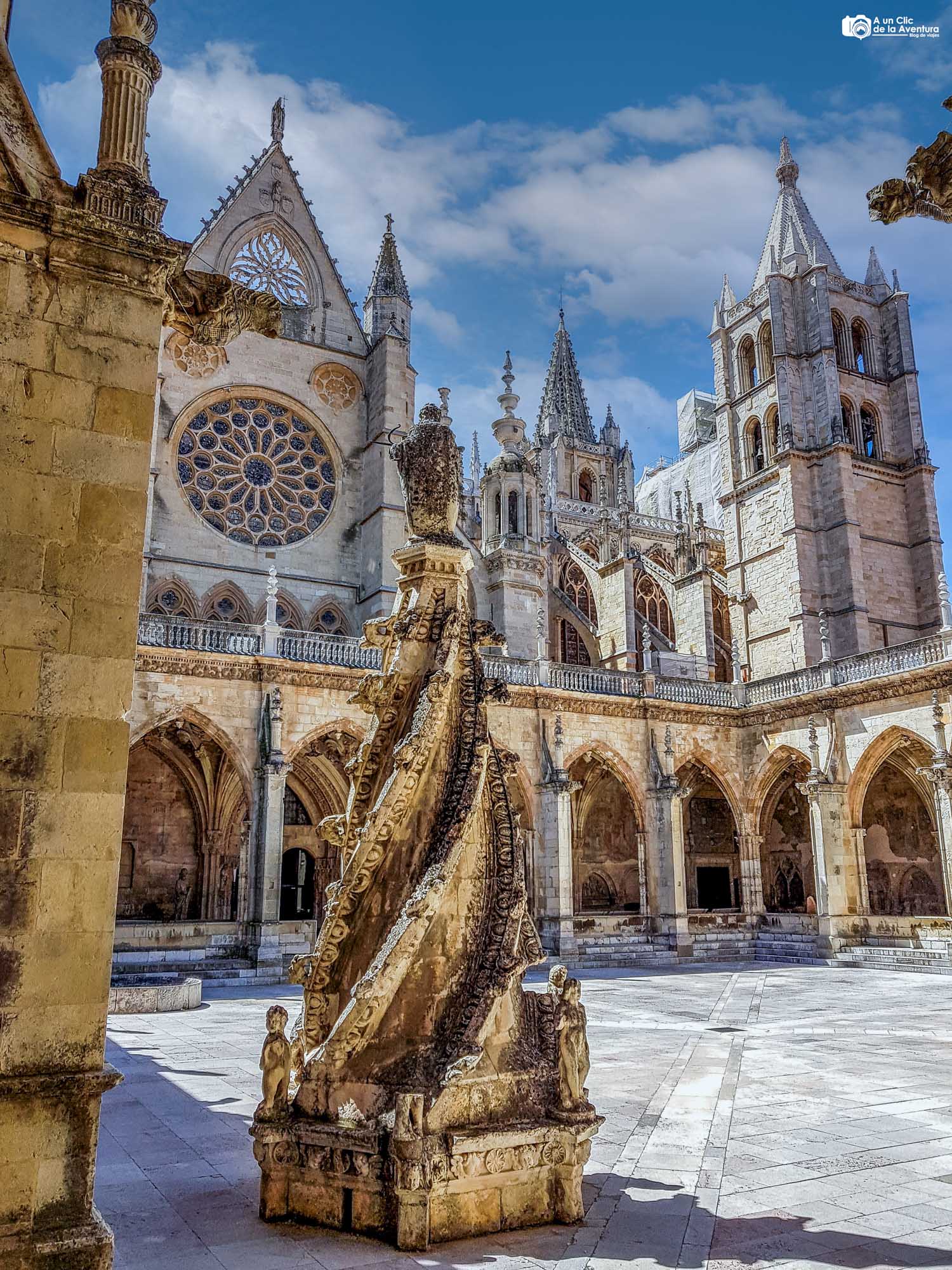 Claustro de la Catedral de León