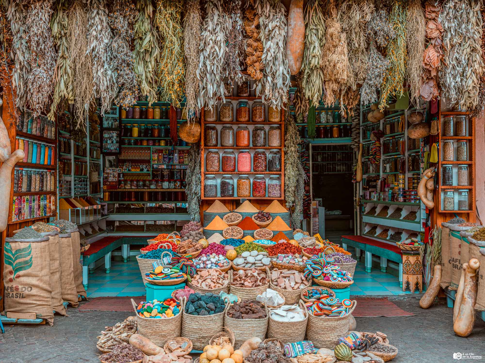 Tienda del Zoco de Marrakech, Marruecos en coche