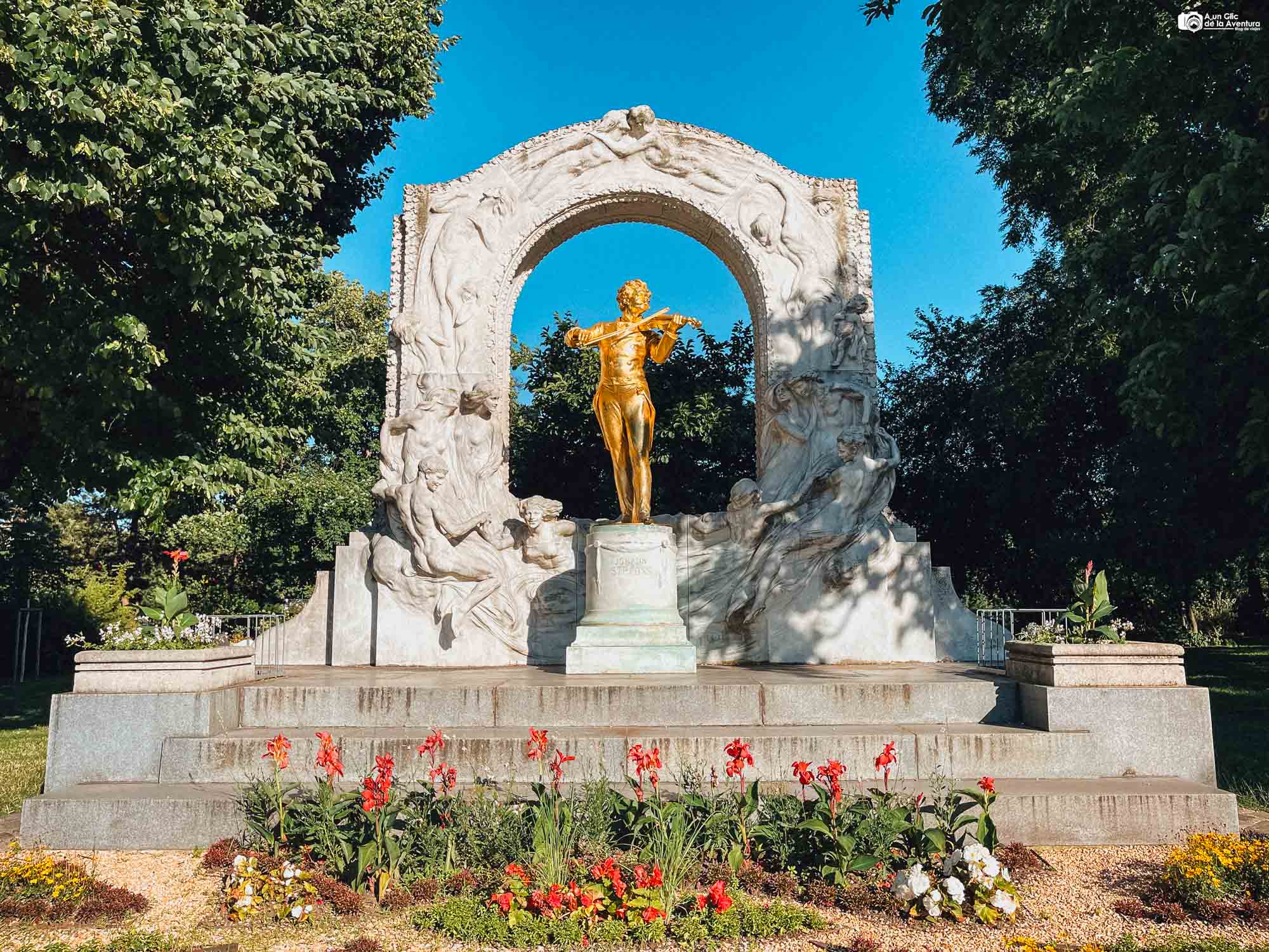Estatua de Johann Strauss en el Stadtpark Viena