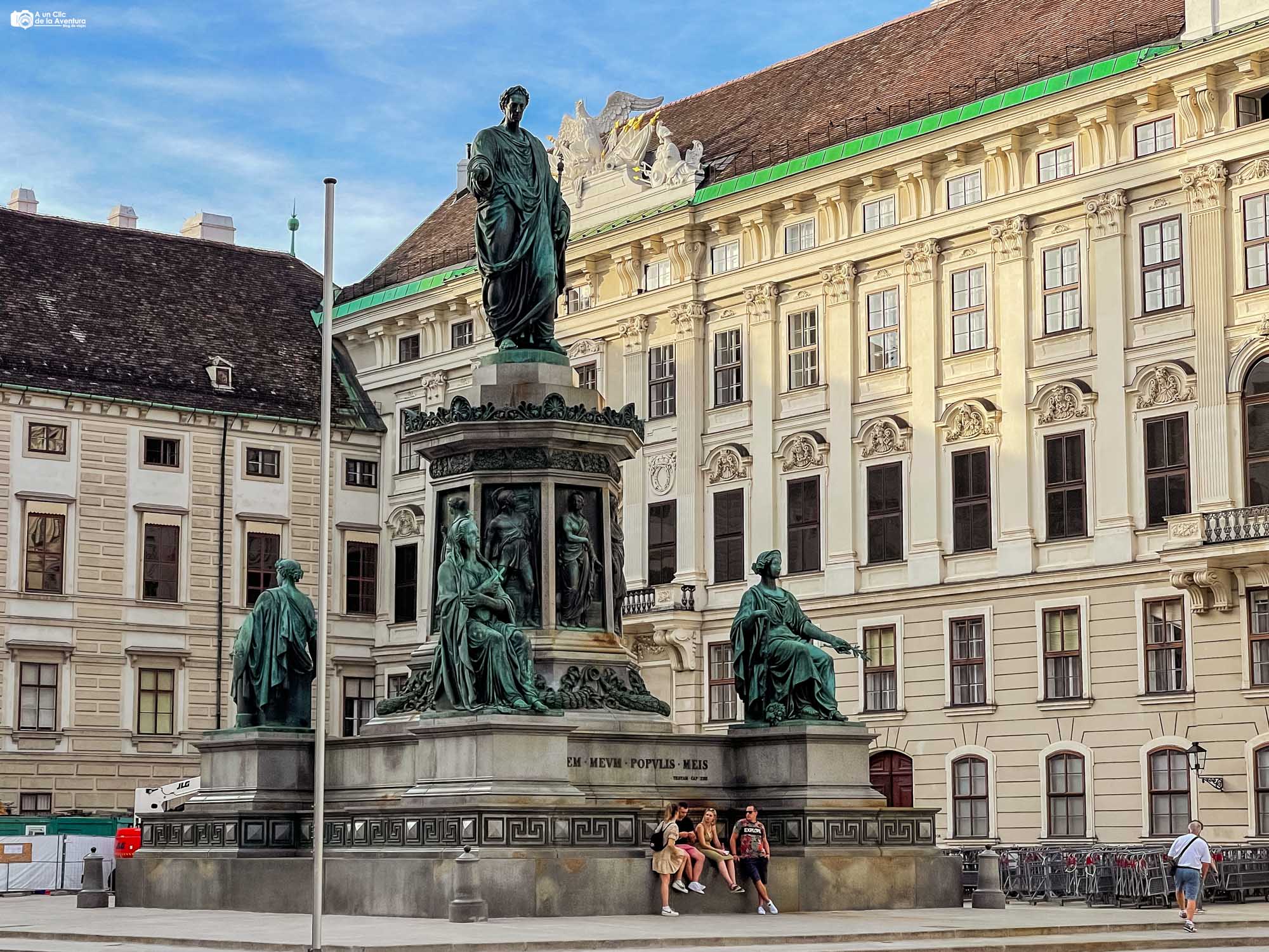 Patio del Emperador Francisco José del Palacio Hofburg Viena