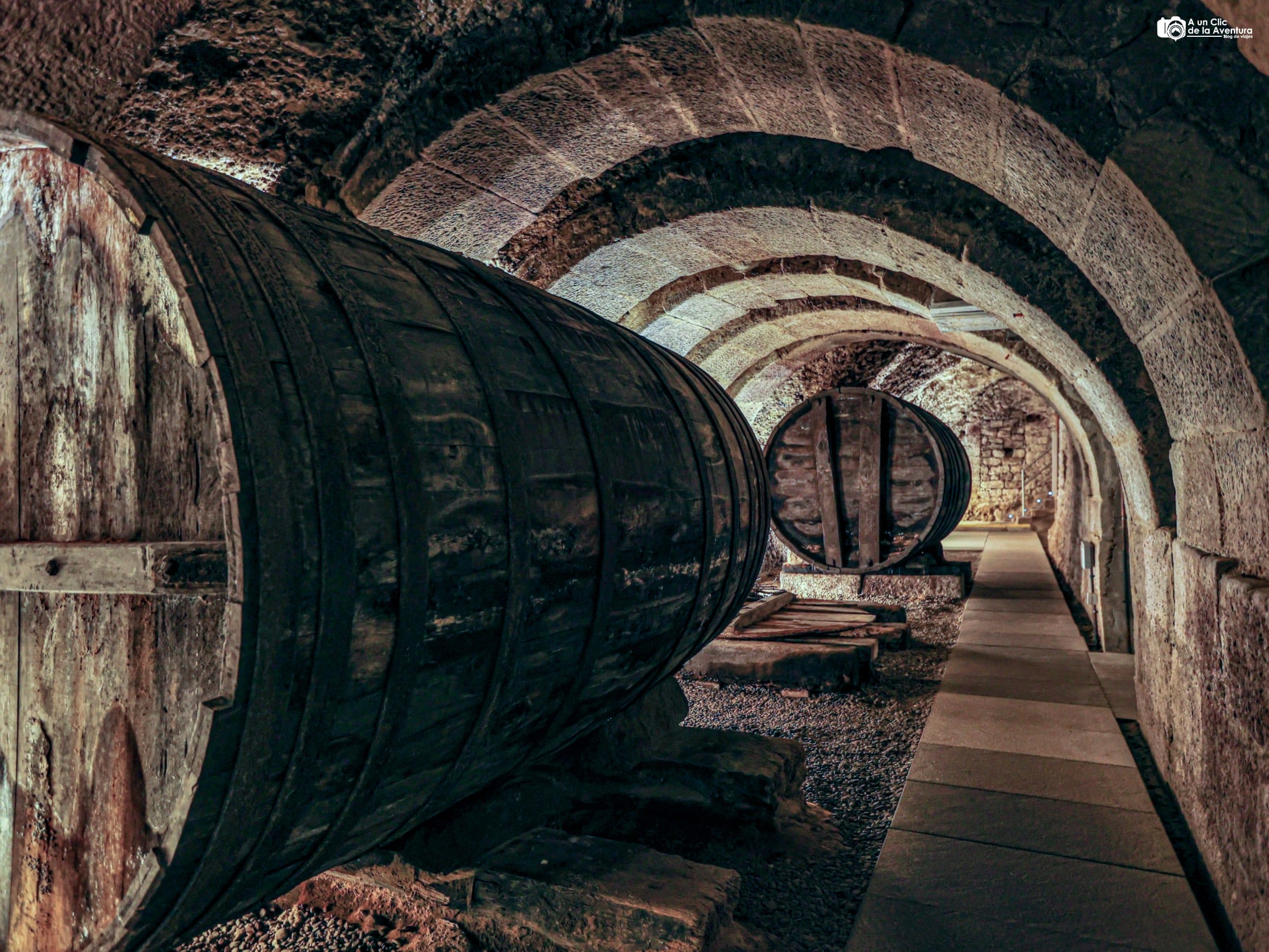 Interior de una bodega de Laguardia