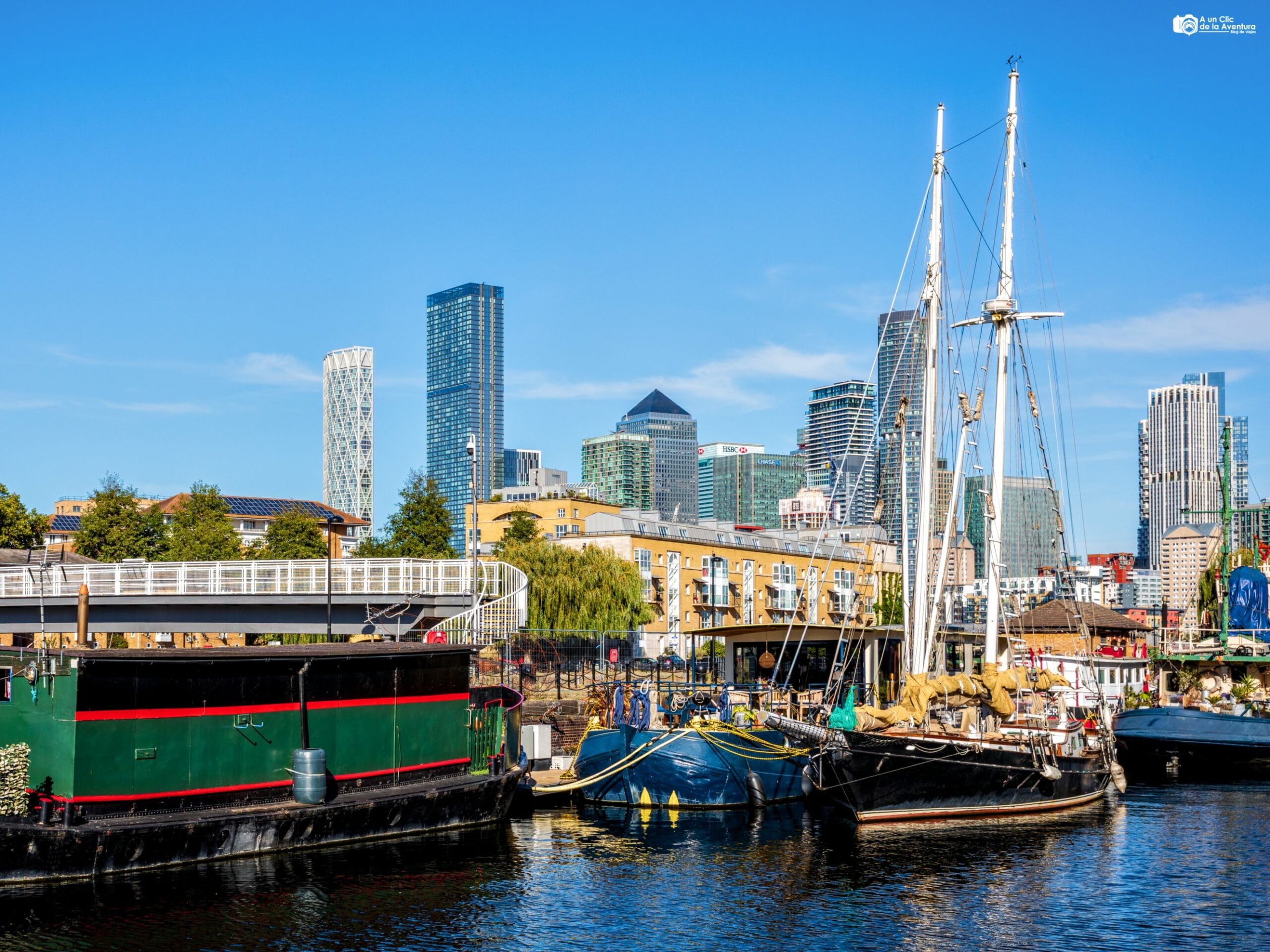 Barcos en South Dock Marina de Londres