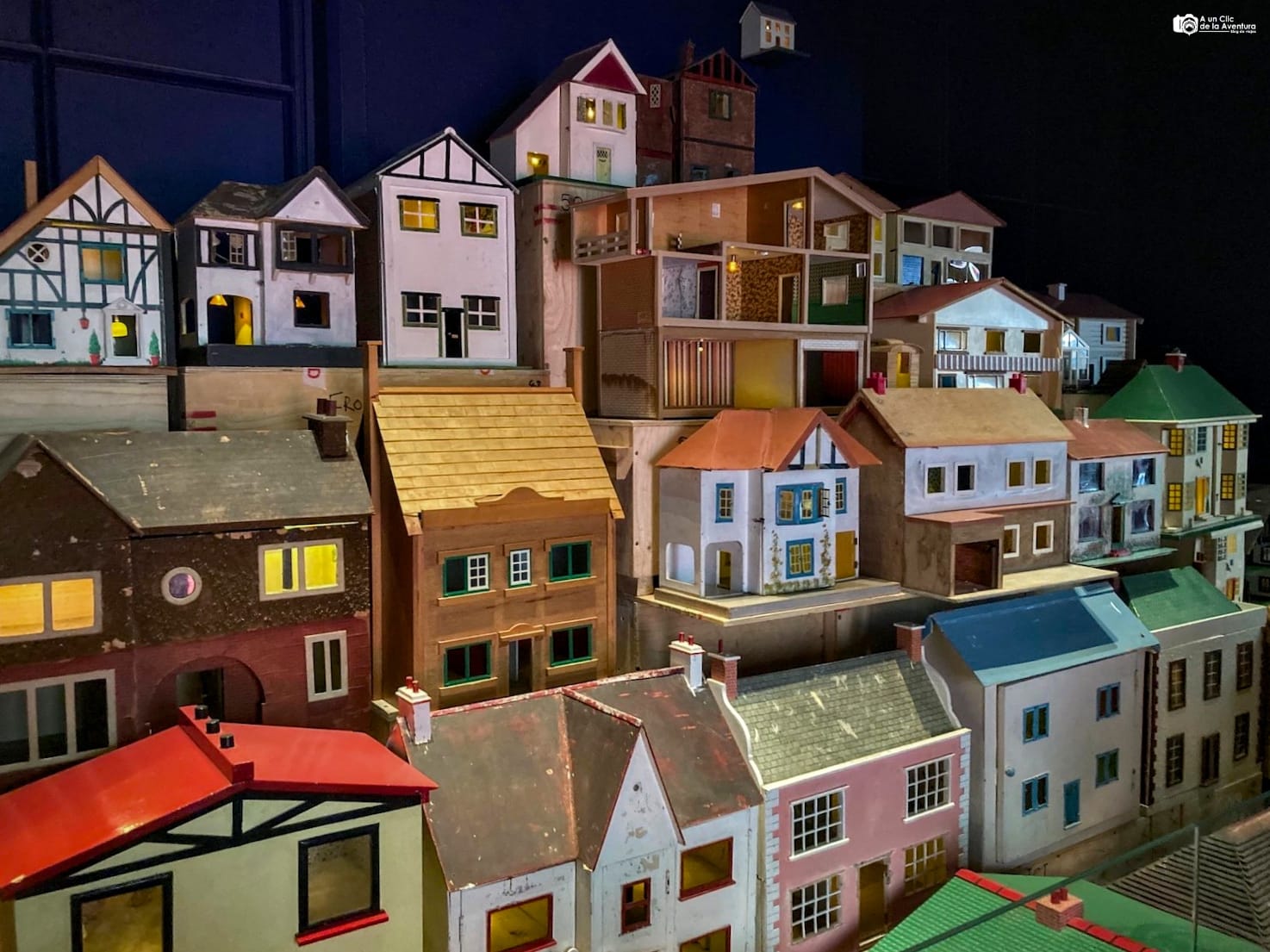 Casas de muñecas en el Museo Young V&A de Londres