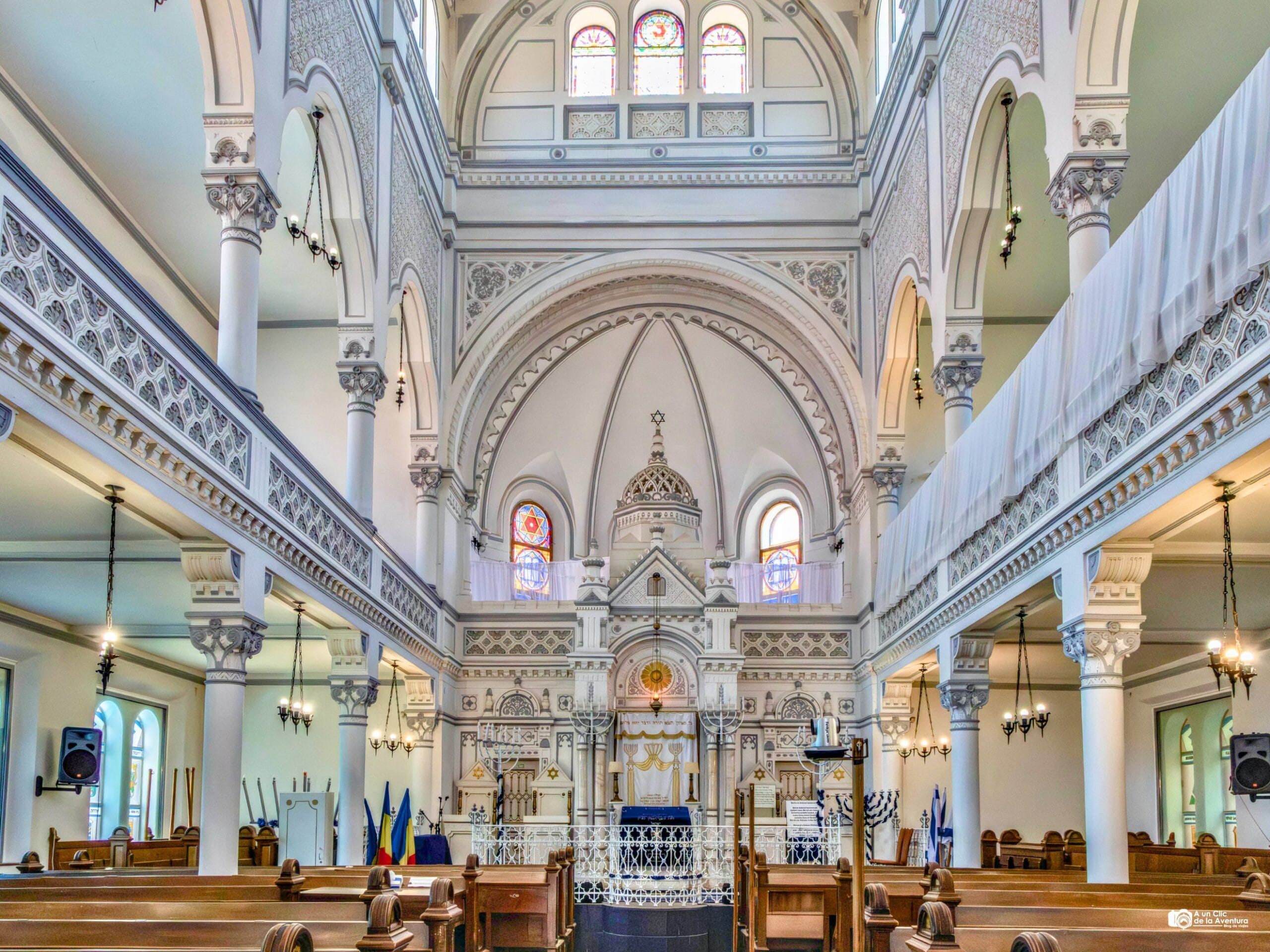 Interior de la sinagoga Beth Israel Brasov